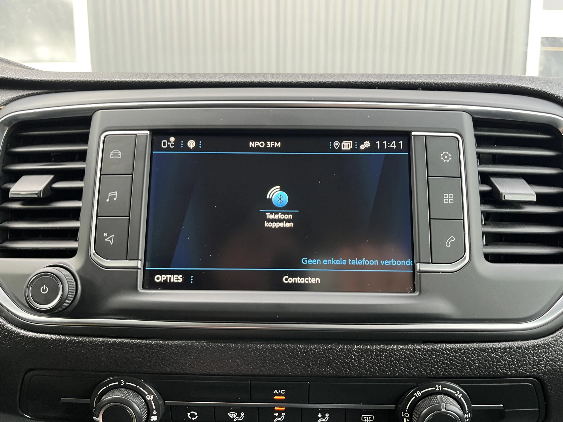 Hoofdafbeelding Peugeot Traveller