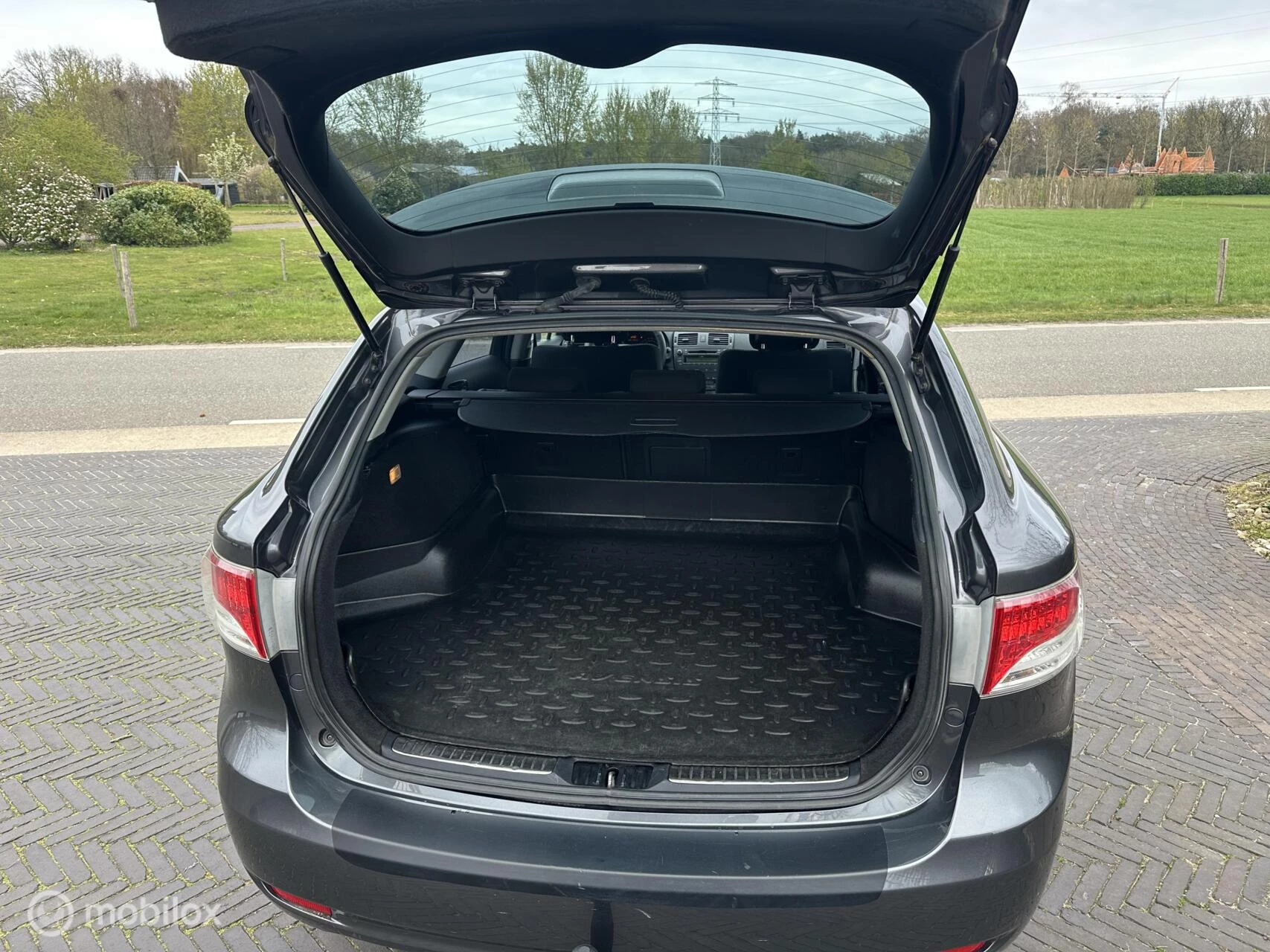 Hoofdafbeelding Toyota Avensis