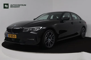 BMW 3-serie 330i Executive Edition (ACHTERUITRIJCAMERA, NAVIGATIE, HEAD-UP DISPLAY, PARKEERSENSOREN, DEALER ONDERHOUDEN)