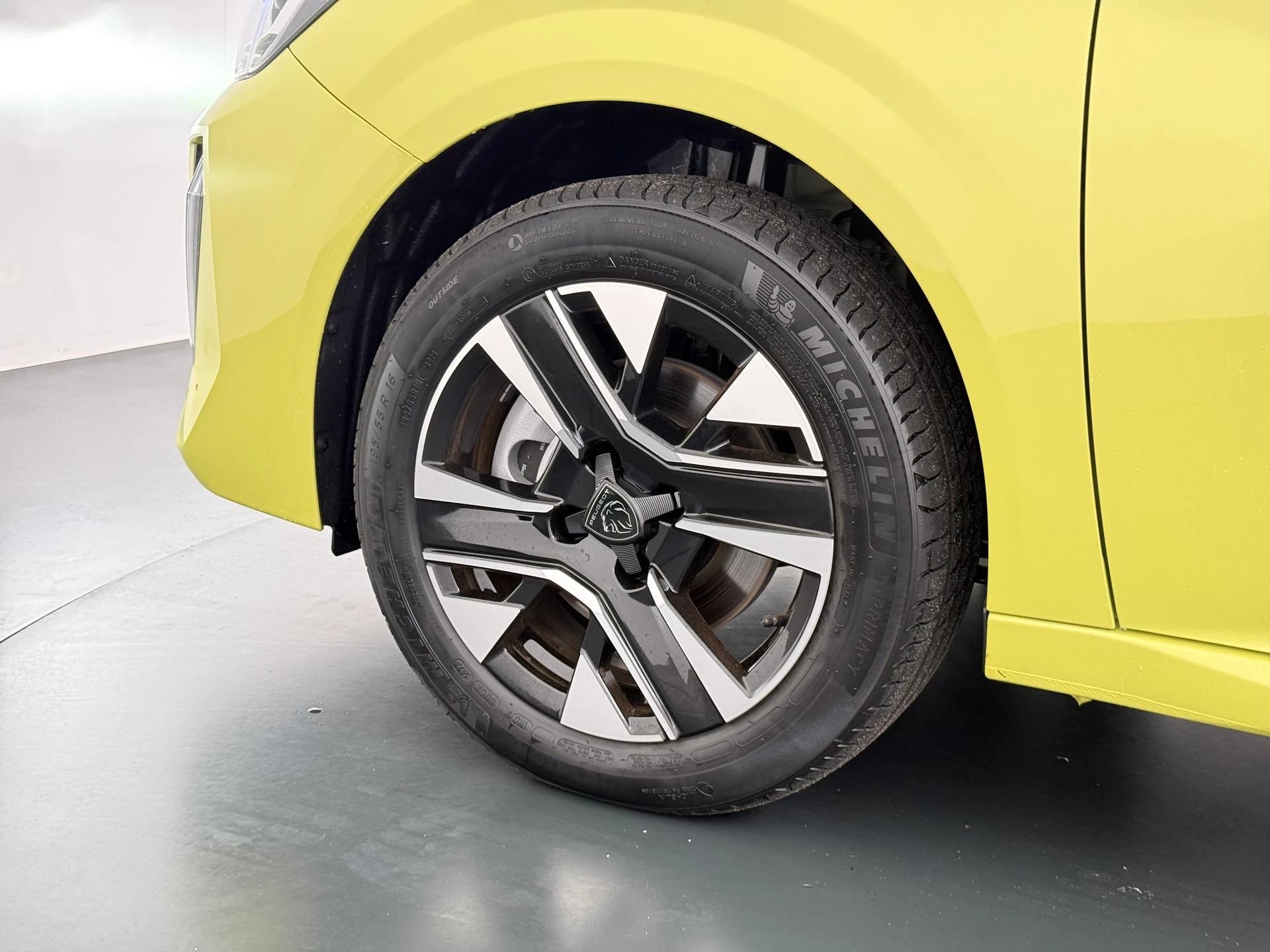 Hoofdafbeelding Peugeot e-208
