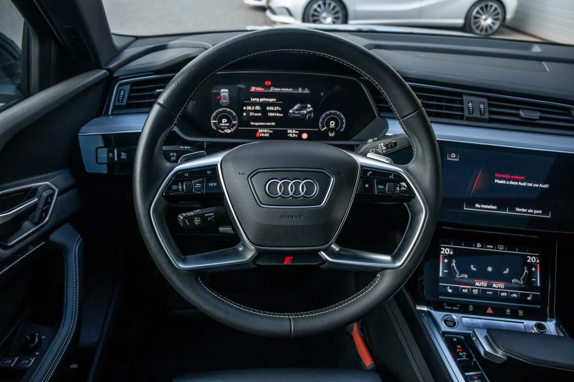 Hoofdafbeelding Audi e-tron