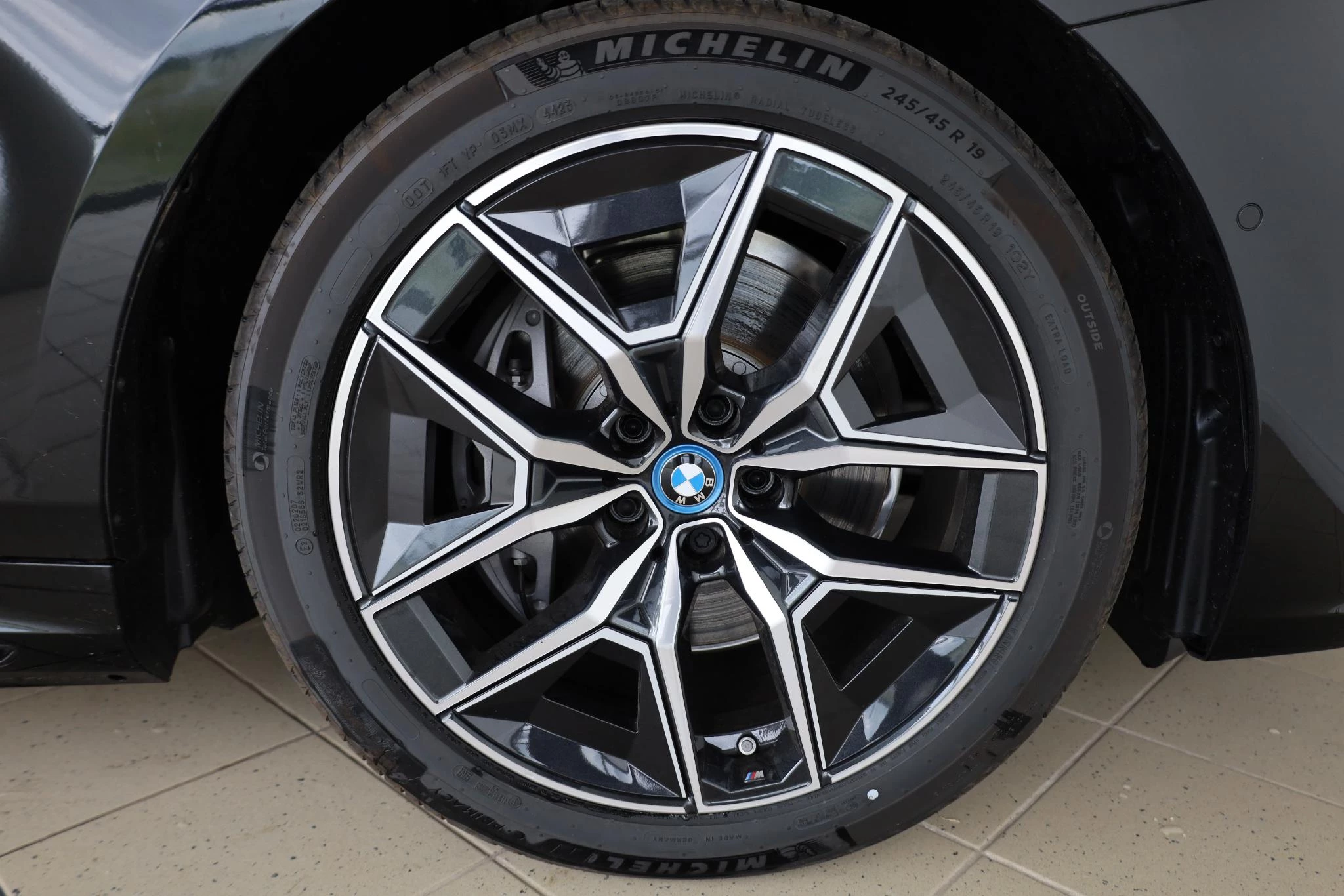 Hoofdafbeelding BMW i5