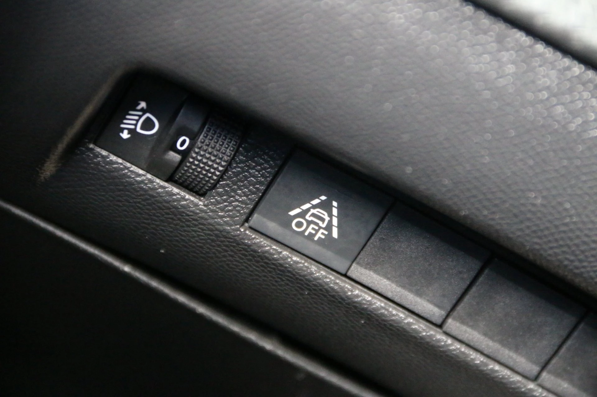 Hoofdafbeelding Peugeot e-2008