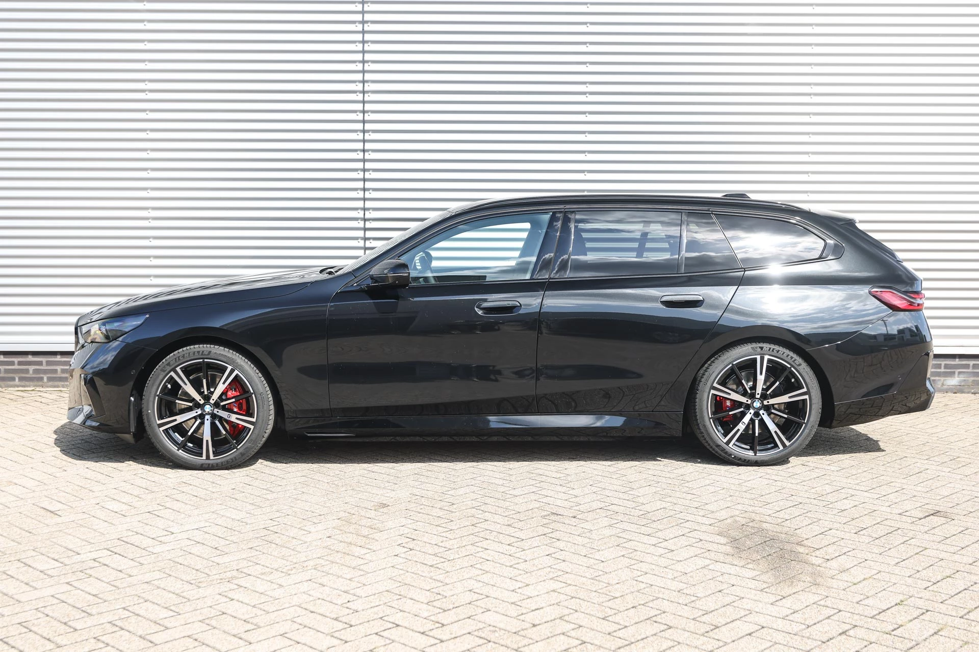 Hoofdafbeelding BMW i5