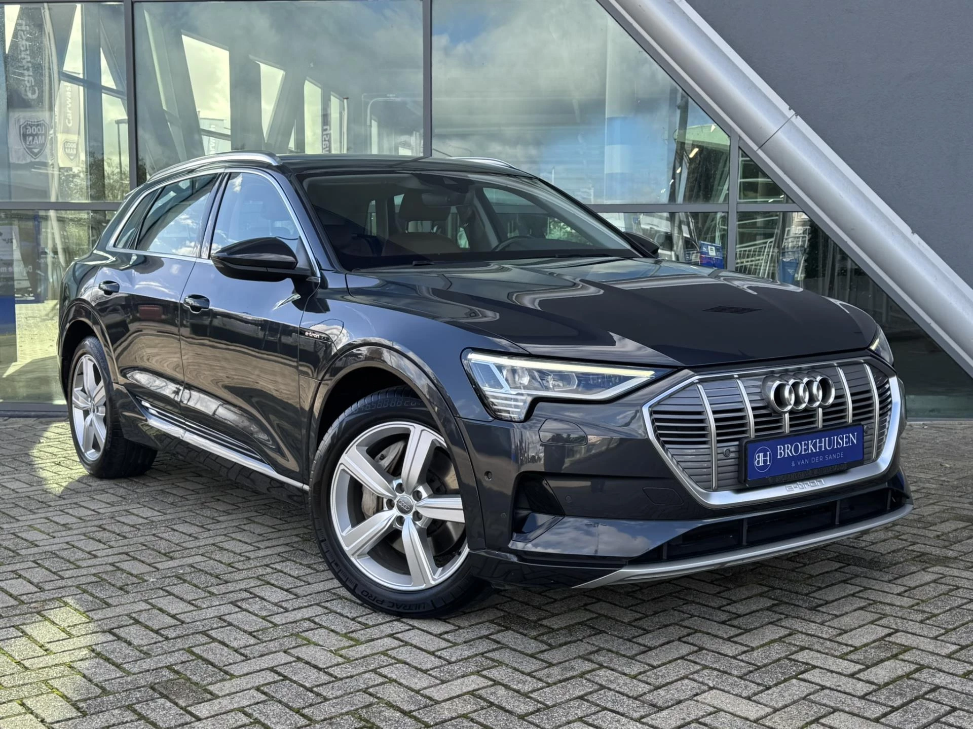 Hoofdafbeelding Audi e-tron