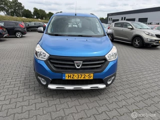 Hoofdafbeelding Dacia Lodgy Dacia Lodgy 1.2 TCe Stepway 7p. camera navi 7 persoons