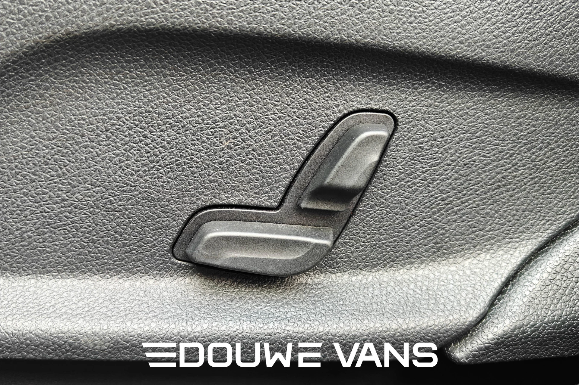 Hoofdafbeelding Mercedes-Benz EQC