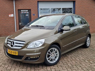 Hoofdafbeelding Mercedes-Benz B-Klasse Mercedes-Benz B-Klasse B 180 BlueEFFCIENCY Business Class Airco Afn.trekhaak Stoelverw.