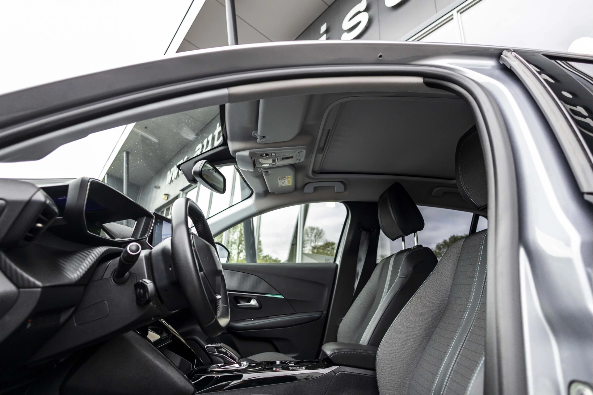 Hoofdafbeelding Peugeot e-208