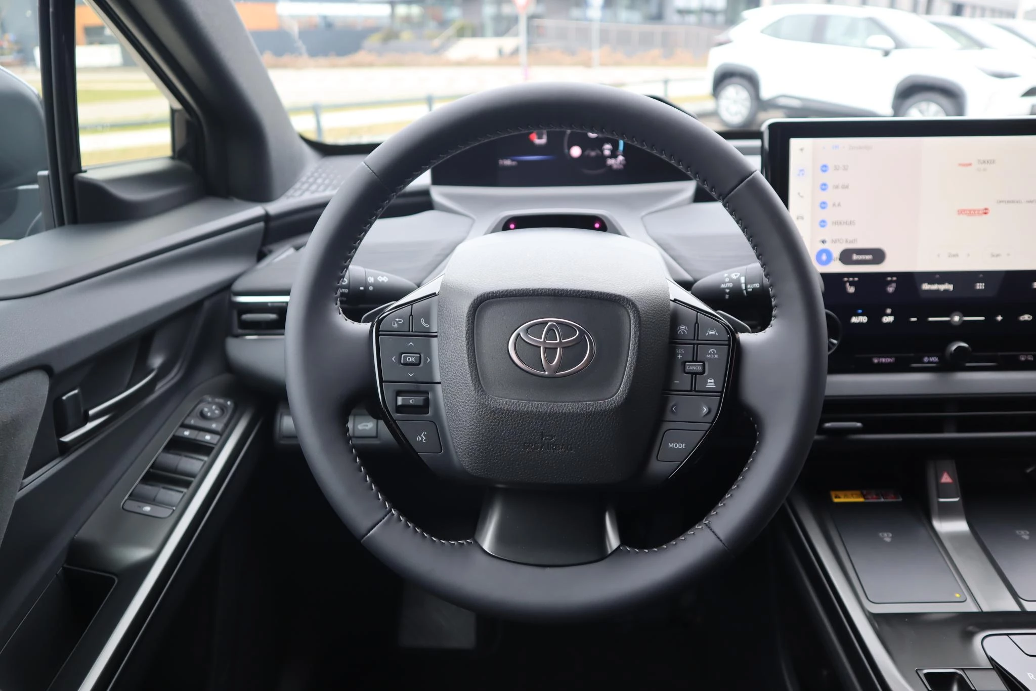 Hoofdafbeelding Toyota C-HR+