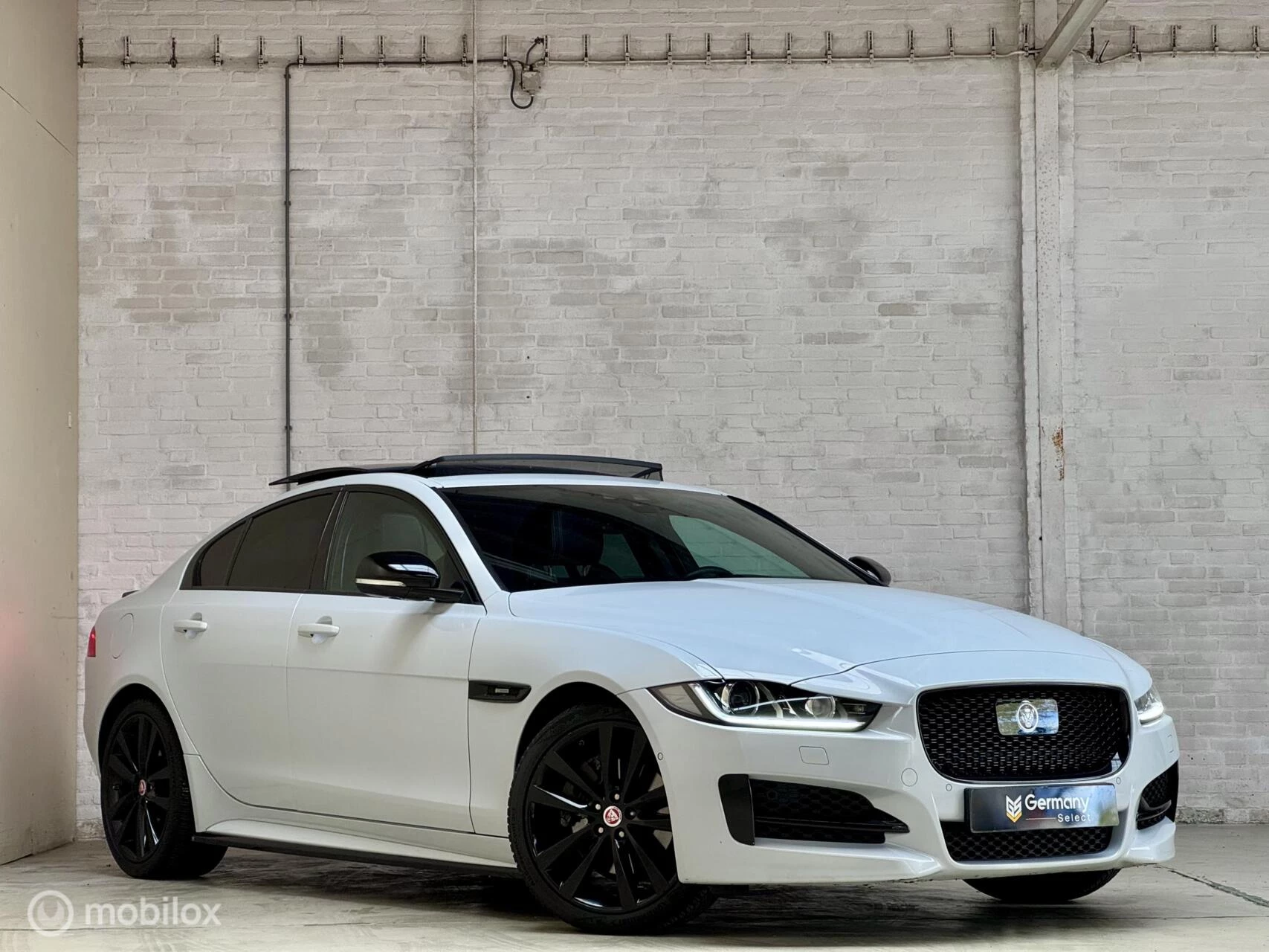 Hoofdafbeelding Jaguar XE