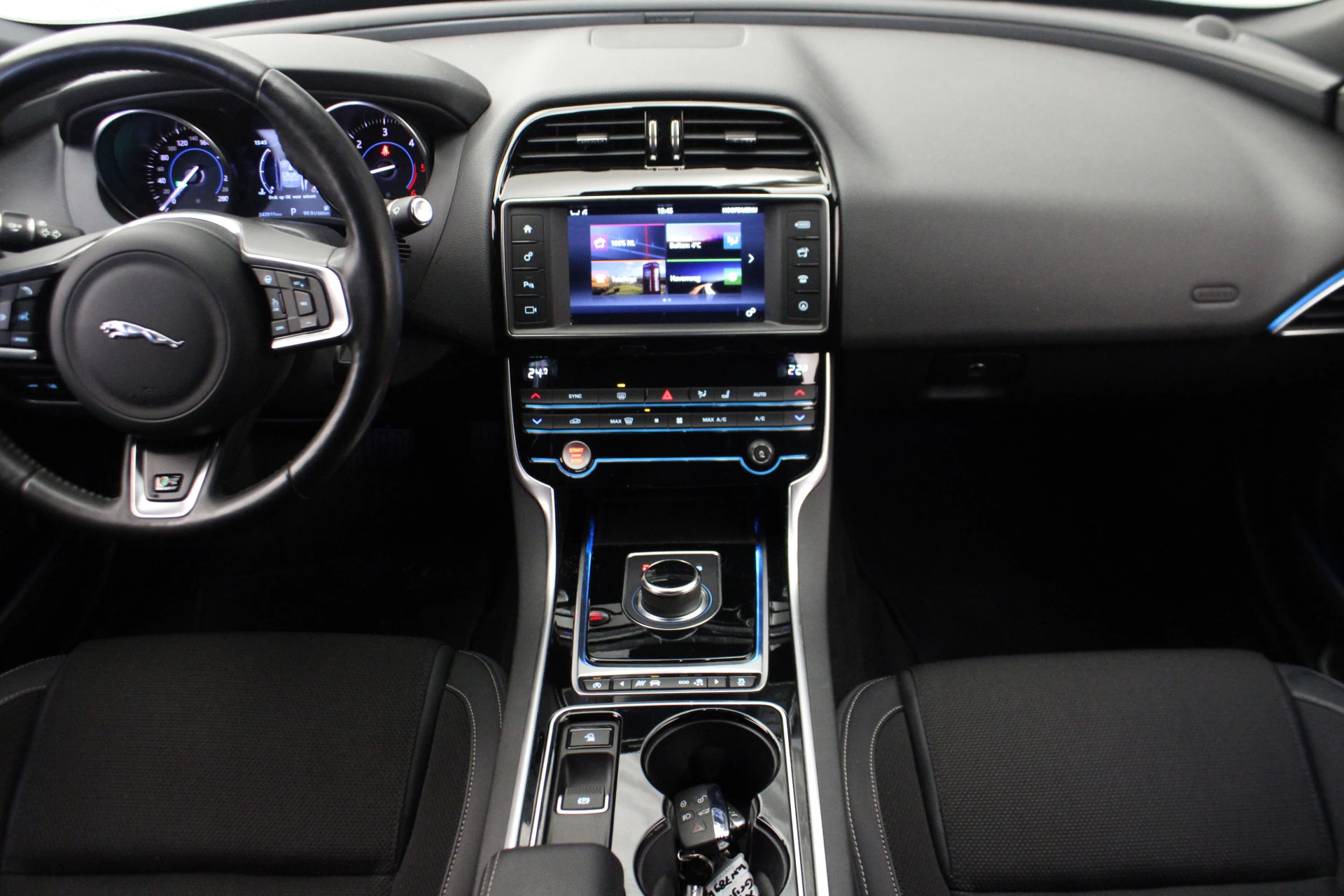 Hoofdafbeelding Jaguar XE