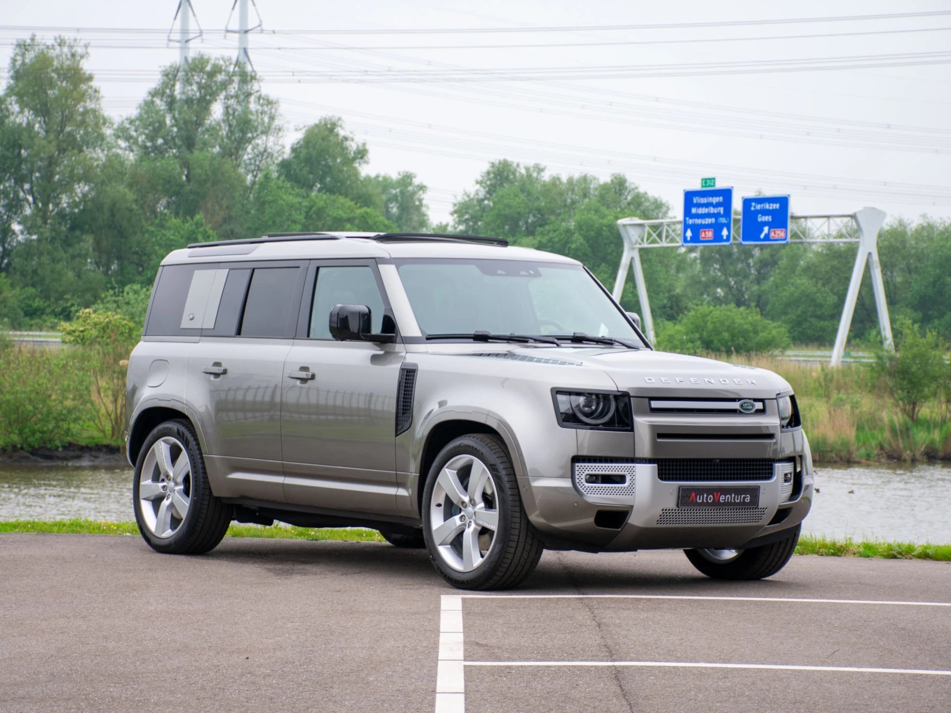 Hoofdafbeelding Land Rover Defender