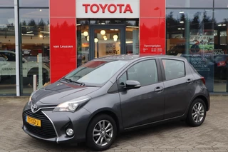 Toyota Yaris 1.3 VVT-i DYNAMIC 5-DEURS AIRCO NAVIGATIE LM-VELGEN PARKEERCAMERA BLUETOOTH 6-SPEED