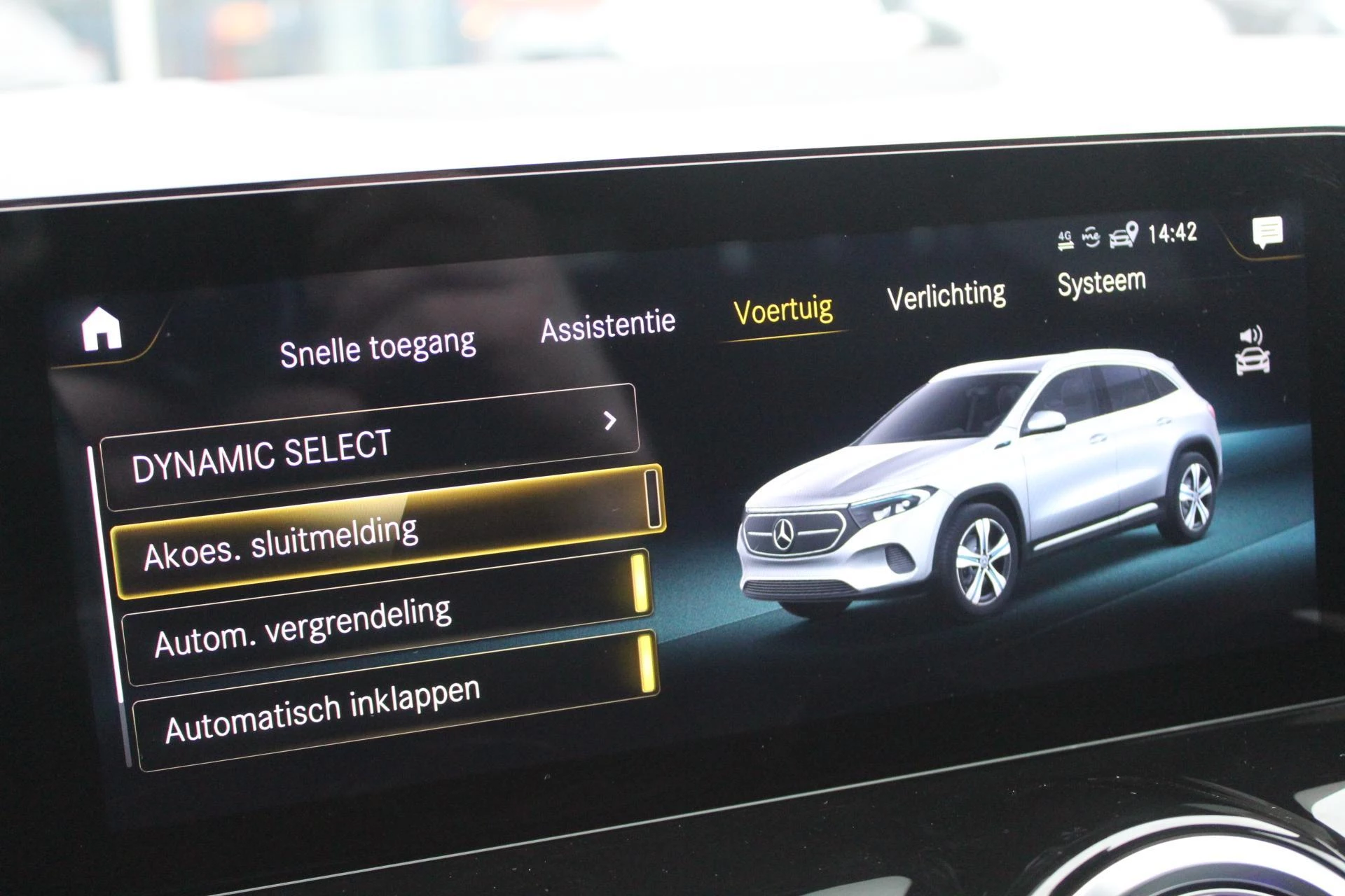 Hoofdafbeelding Mercedes-Benz EQA