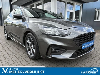 Hoofdafbeelding Ford Focus Ford Focus 1.0 125 PK EcoBoost ST Line Business | AIRCO | PDC | CAMERA | 124000 KM!!!