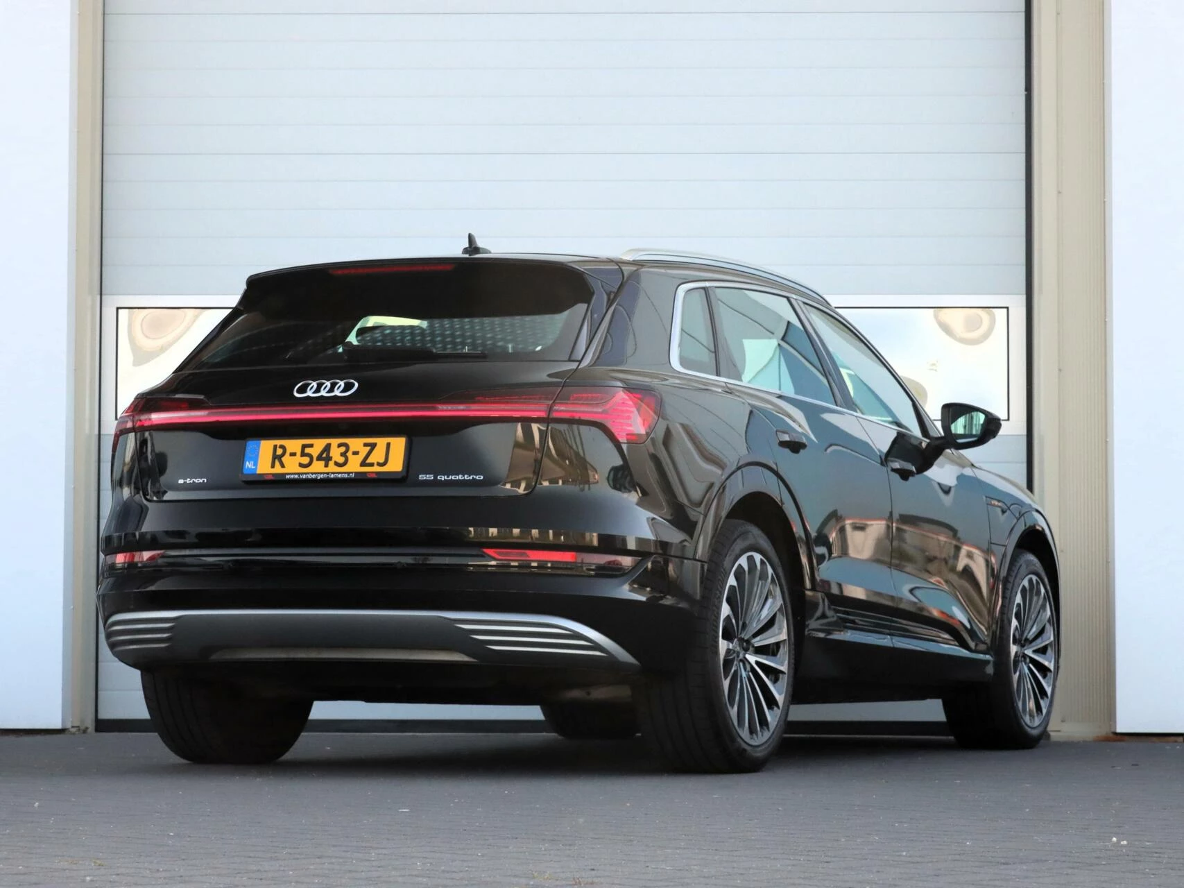 Hoofdafbeelding Audi e-tron