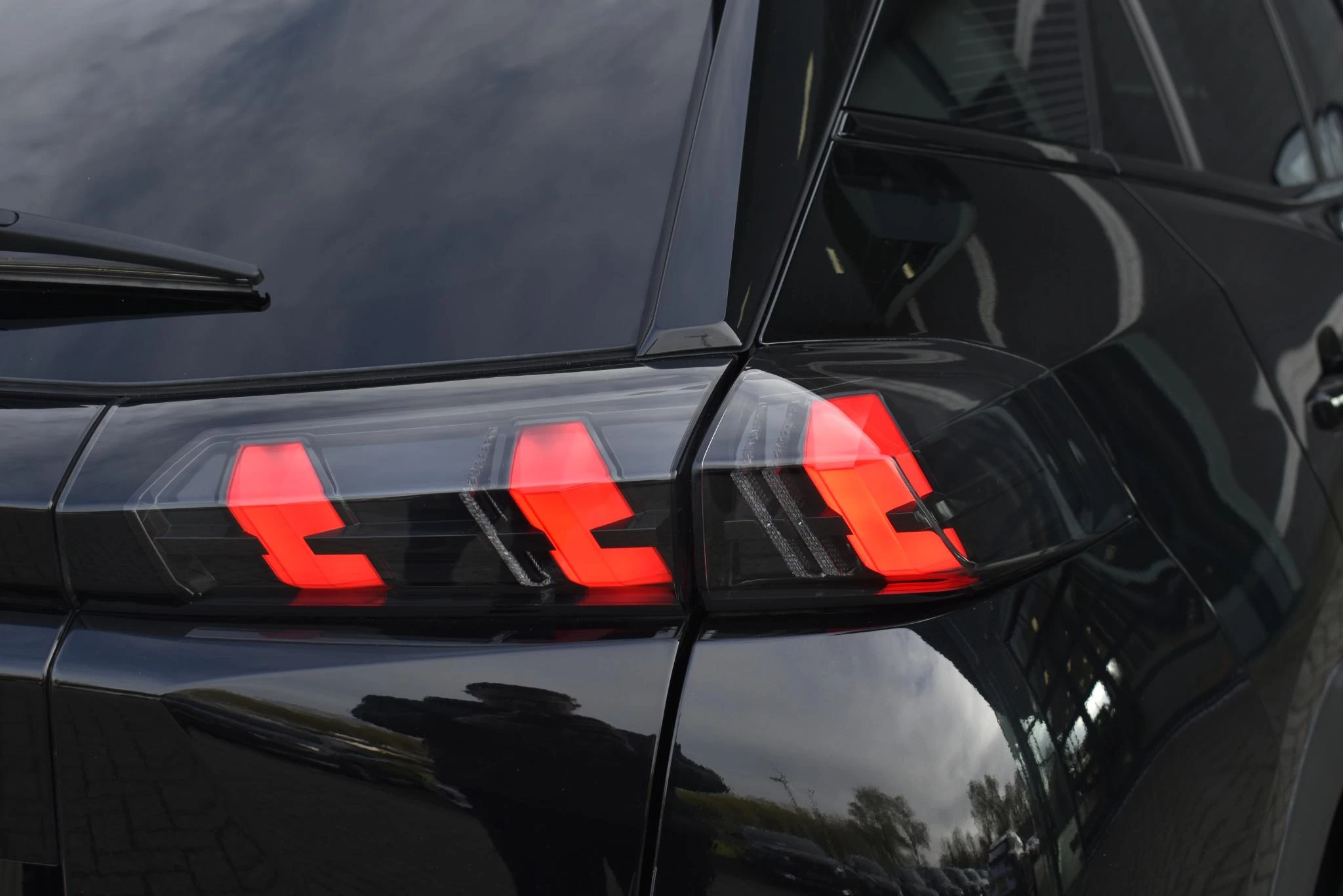 Hoofdafbeelding Peugeot e-2008