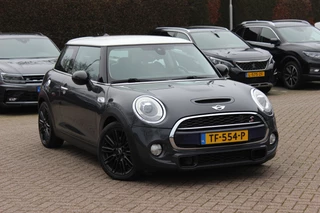 MINI Cooper S Mini 2.0 Chili Serious Business / Leder / Navigatie / Head-up / Keyless / Parkeerhulp achter / 17'' / Stoelverwarming / Cruise Control