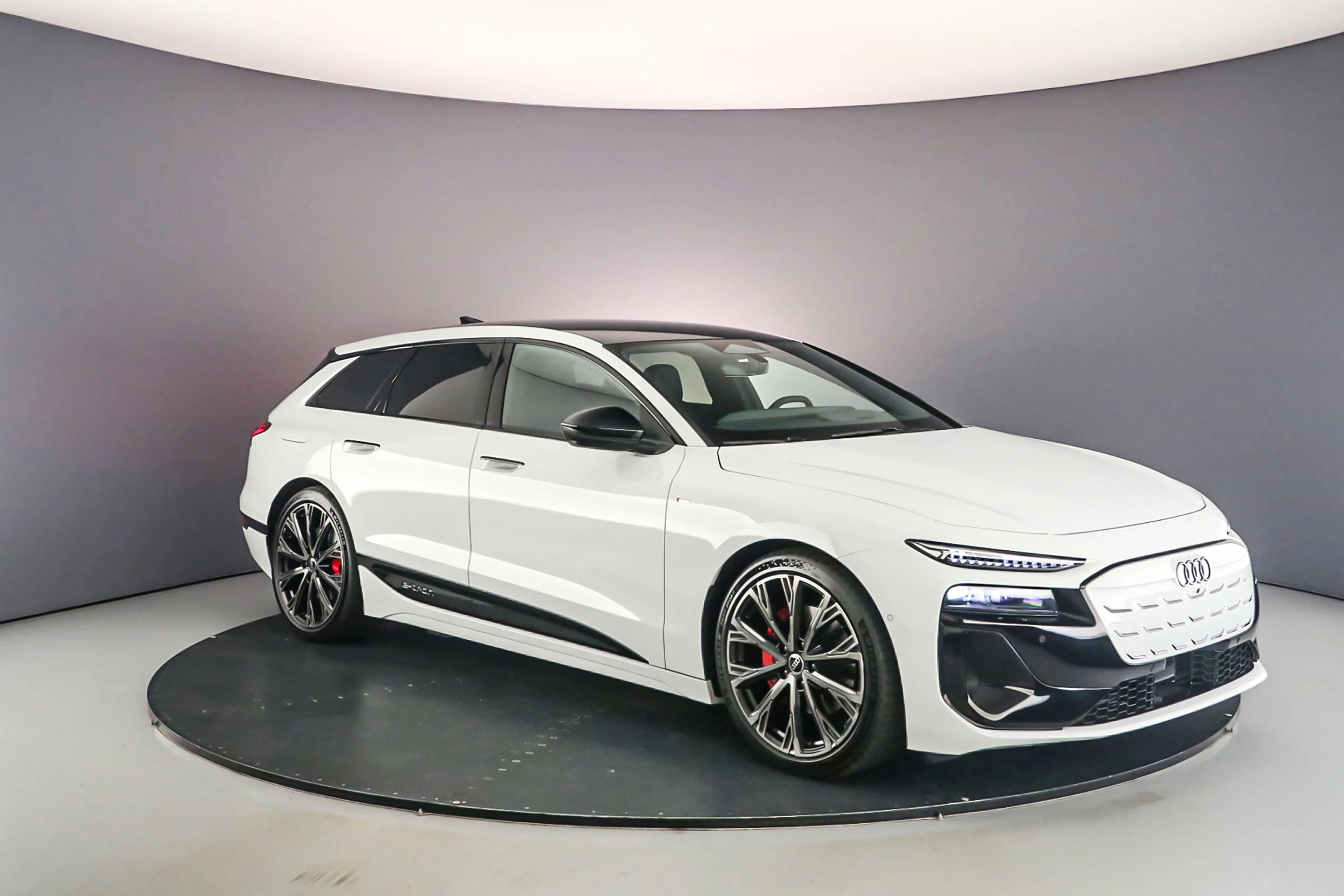 Hoofdafbeelding Audi A6 e-tron