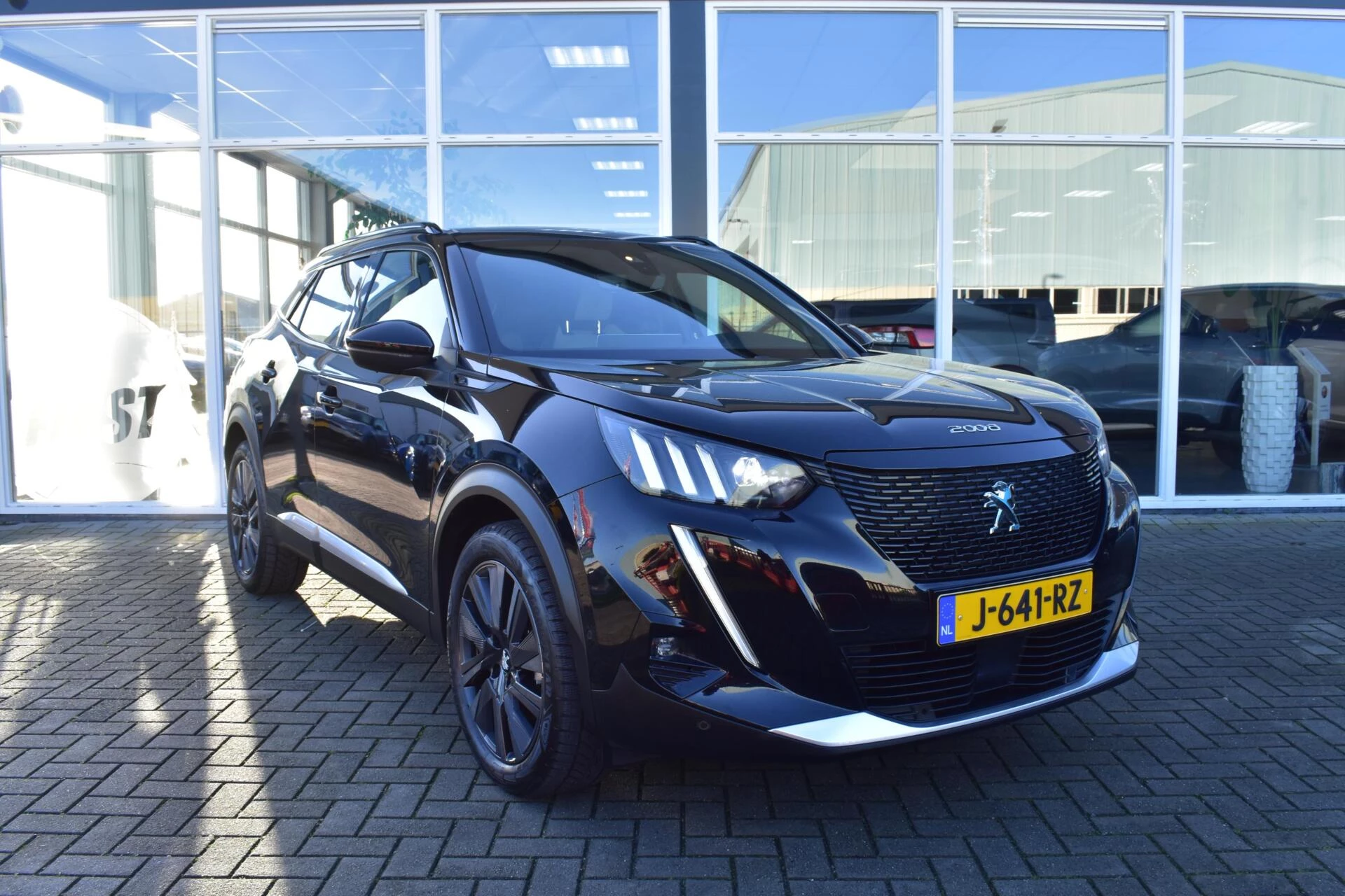 Hoofdafbeelding Peugeot e-2008