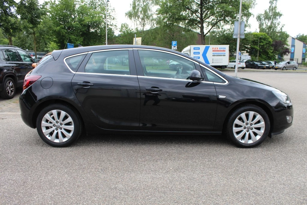 Hoofdafbeelding Opel Astra