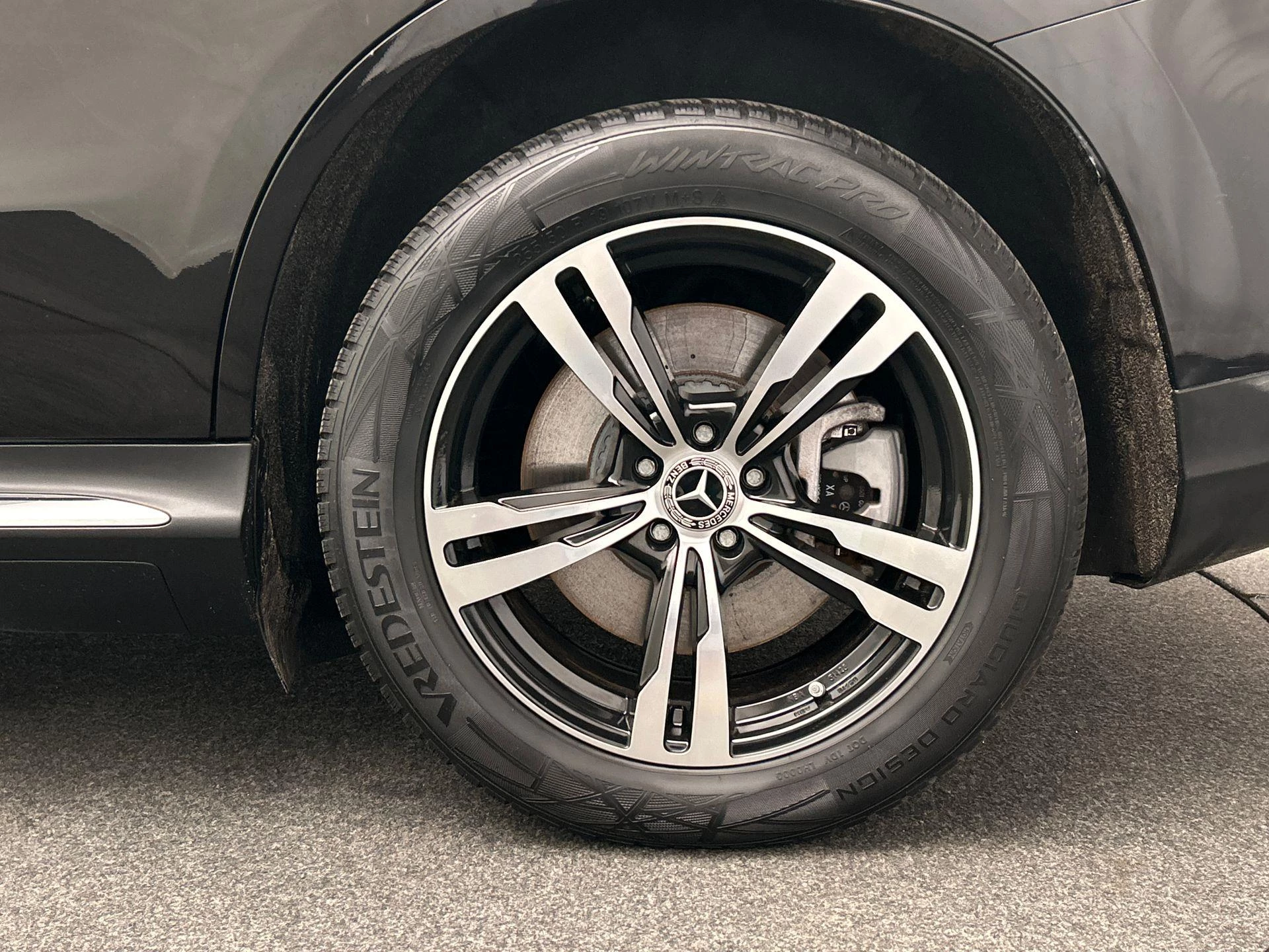 Hoofdafbeelding Mercedes-Benz EQC