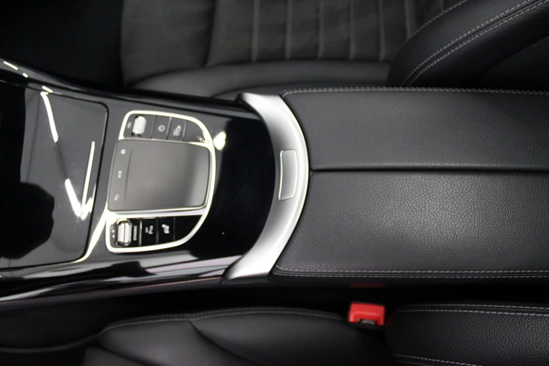 Hoofdafbeelding Mercedes-Benz EQC