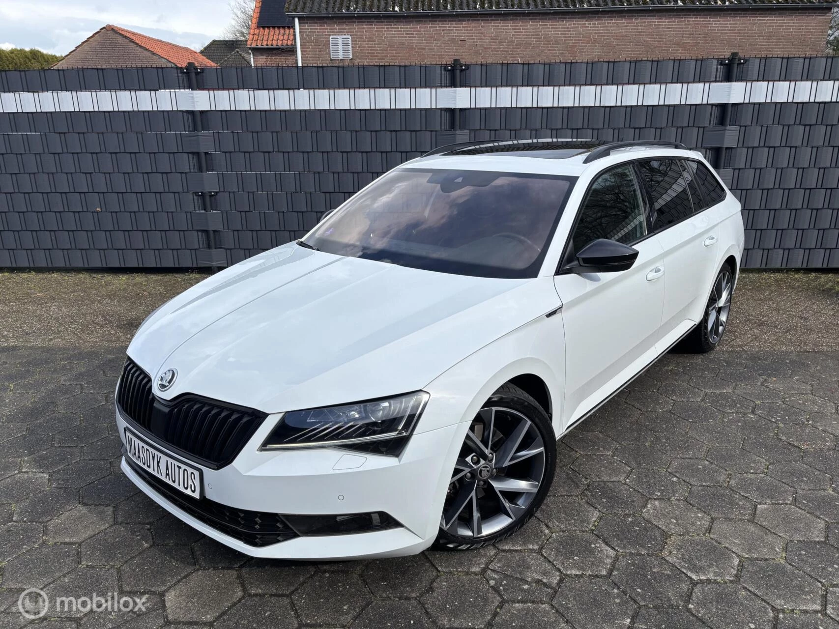 Hoofdafbeelding Škoda Superb