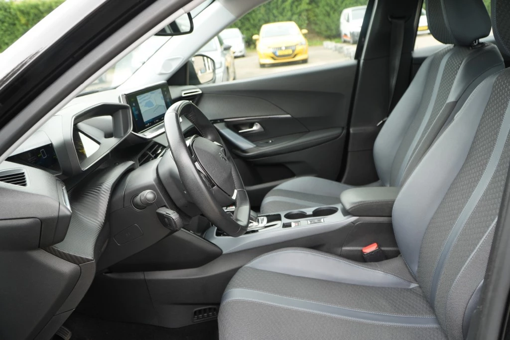 Hoofdafbeelding Peugeot e-2008