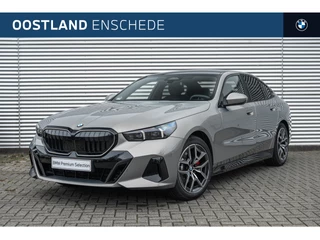 BMW 5 Serie 520i M Sport Automaat / Panoramadak / Trekhaak / Bowers & Wilkins / Achteruitrijcamera / Adaptieve LED / Stoelventilatie / Stuurverwarming