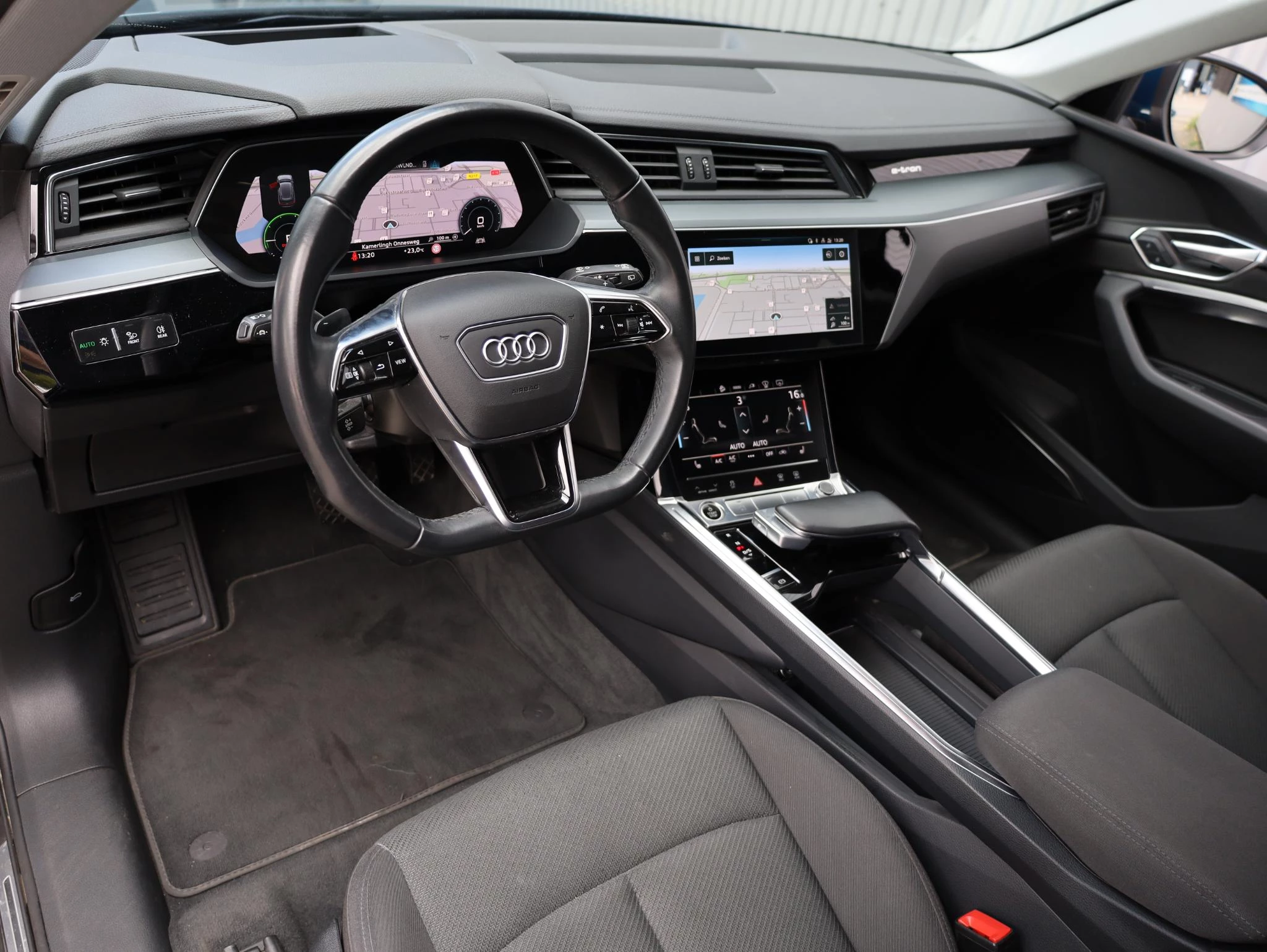 Hoofdafbeelding Audi e-tron