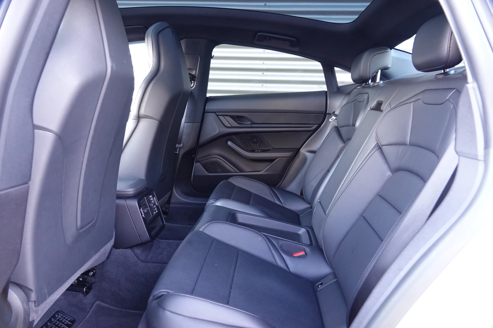 Hoofdafbeelding Porsche Taycan