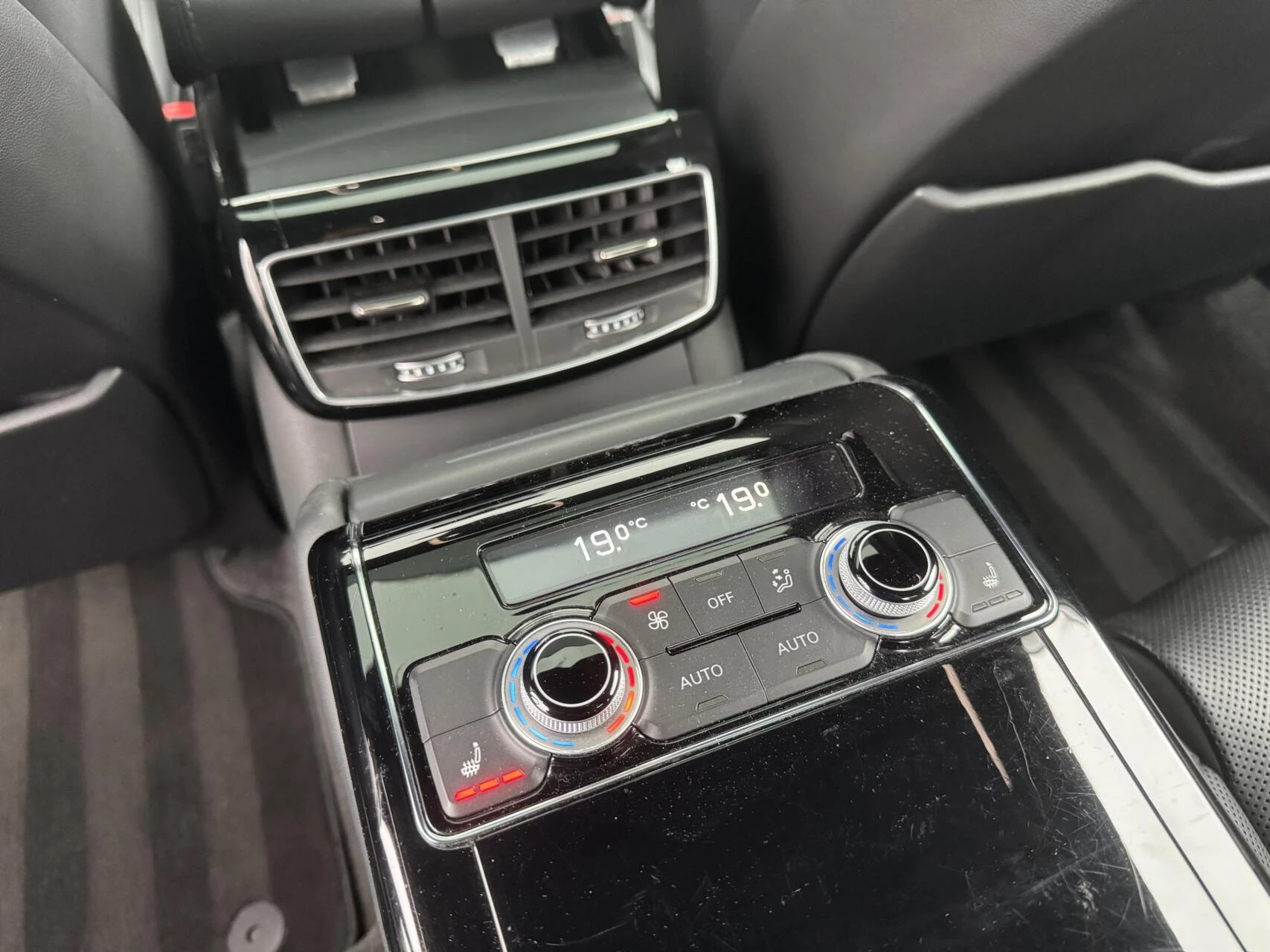 Hoofdafbeelding Audi A8