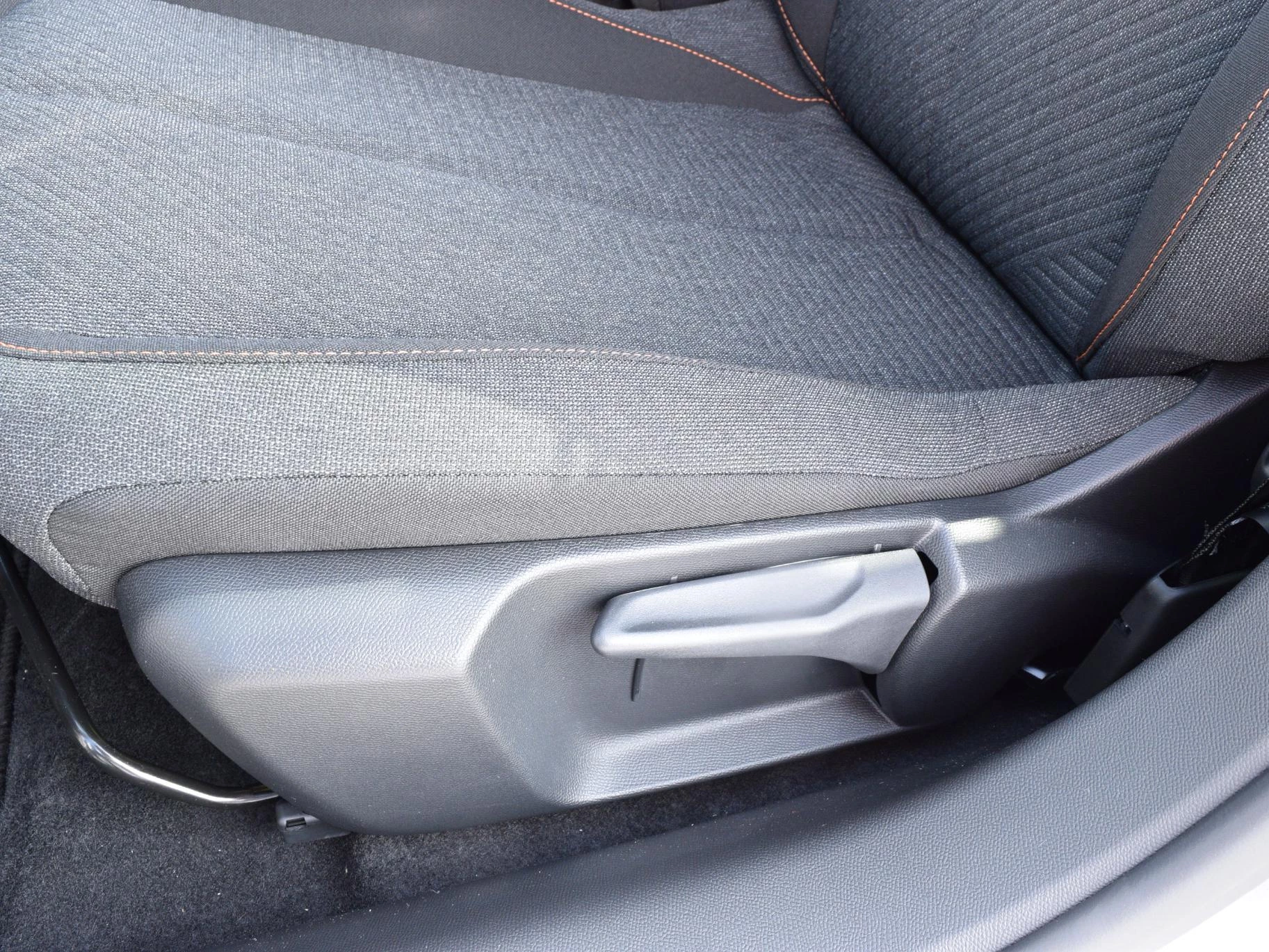 Hoofdafbeelding Peugeot e-208