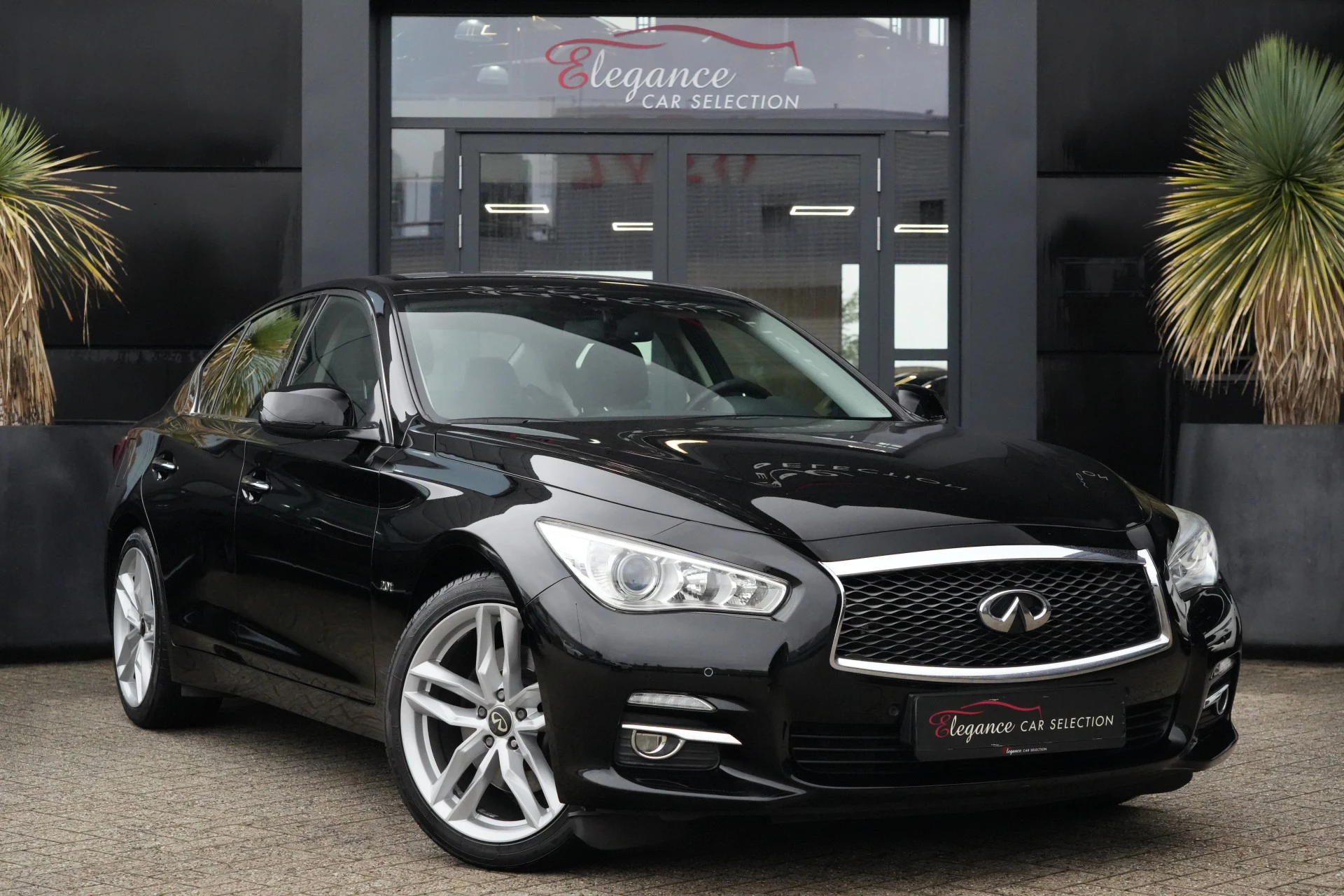 Hoofdafbeelding Infiniti Q