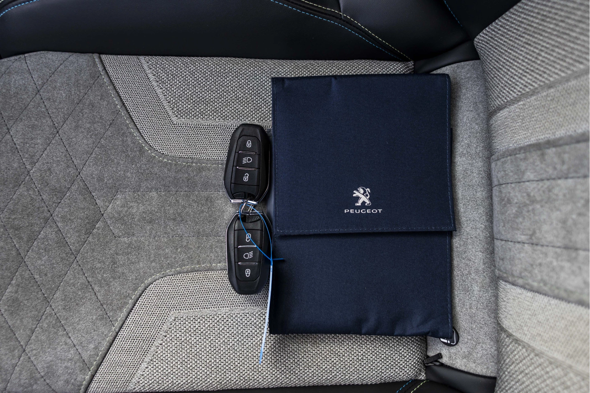 Hoofdafbeelding Peugeot e-2008