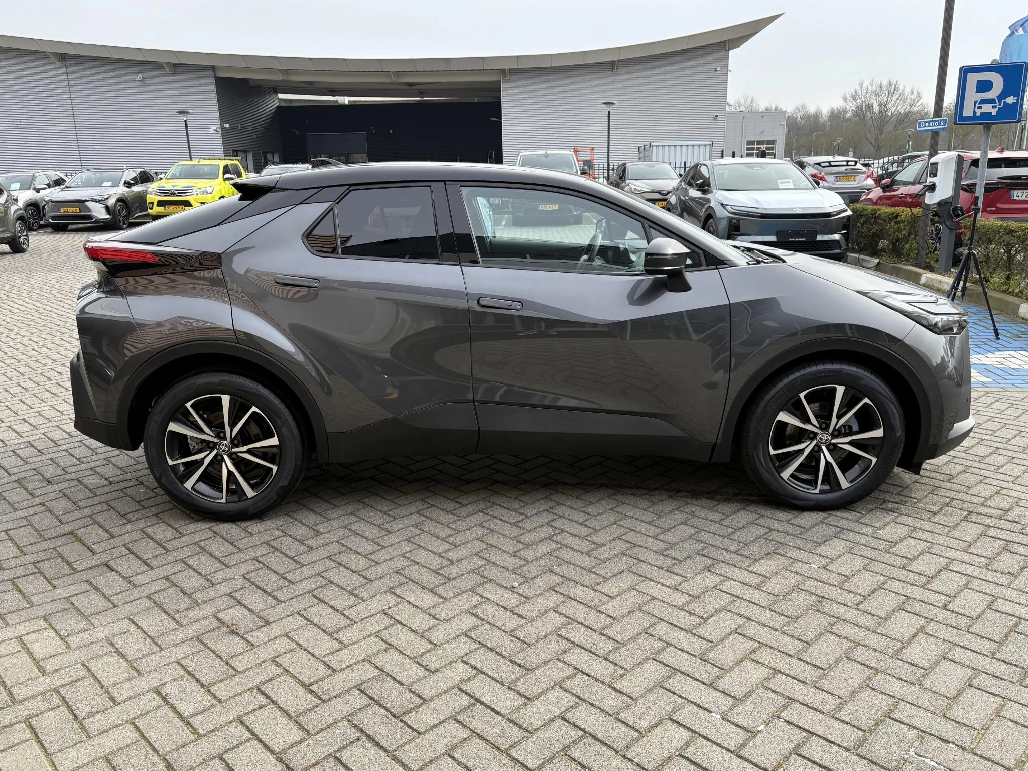 Hoofdafbeelding Toyota C-HR