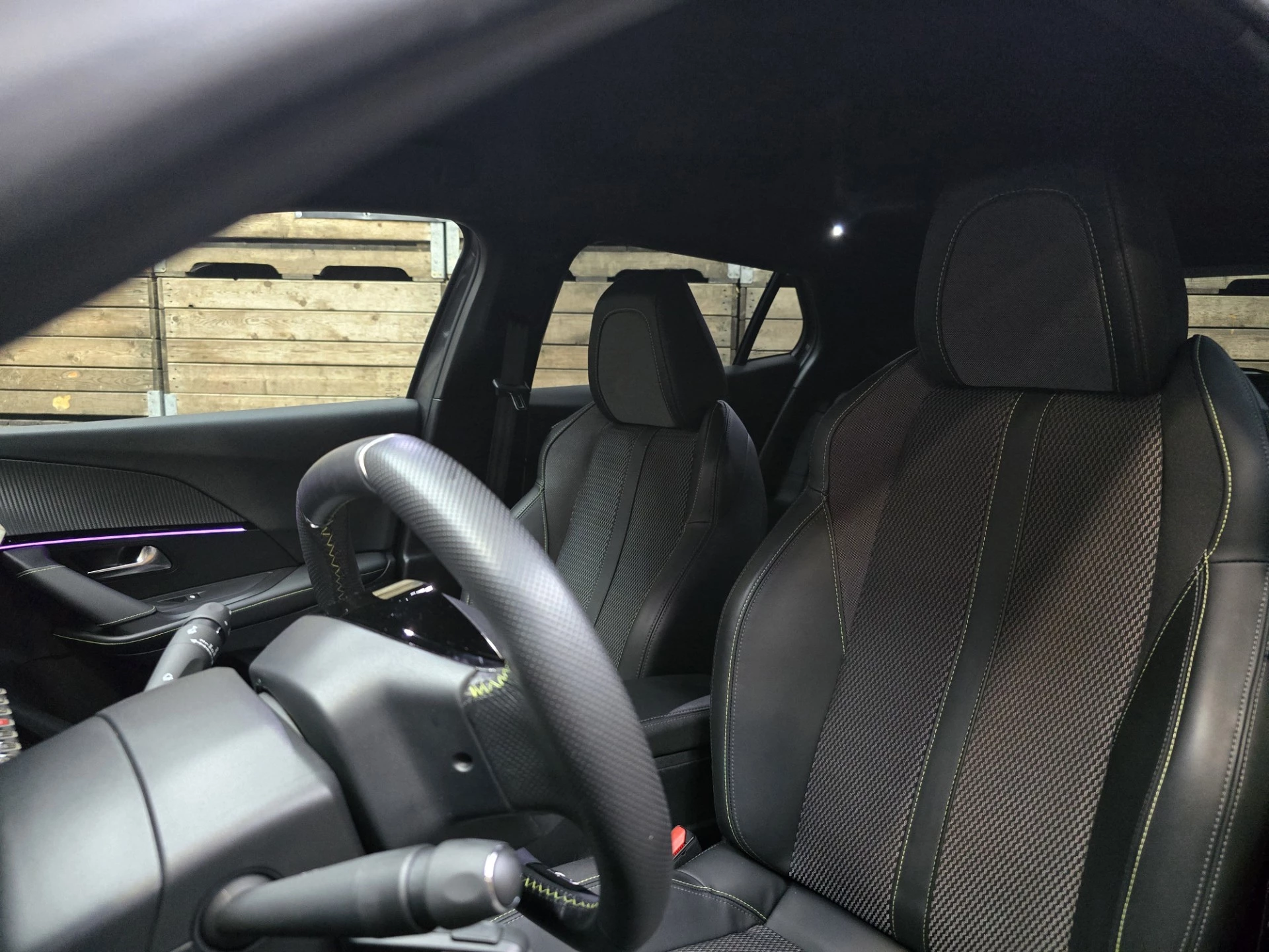 Hoofdafbeelding Peugeot e-2008