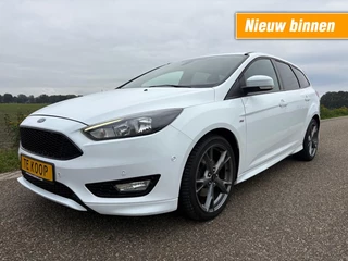 Hoofdafbeelding Ford Focus Ford Focus 1.5 ST LINE 182 PK! / BOMVOL / ZEER NETTE STAAT