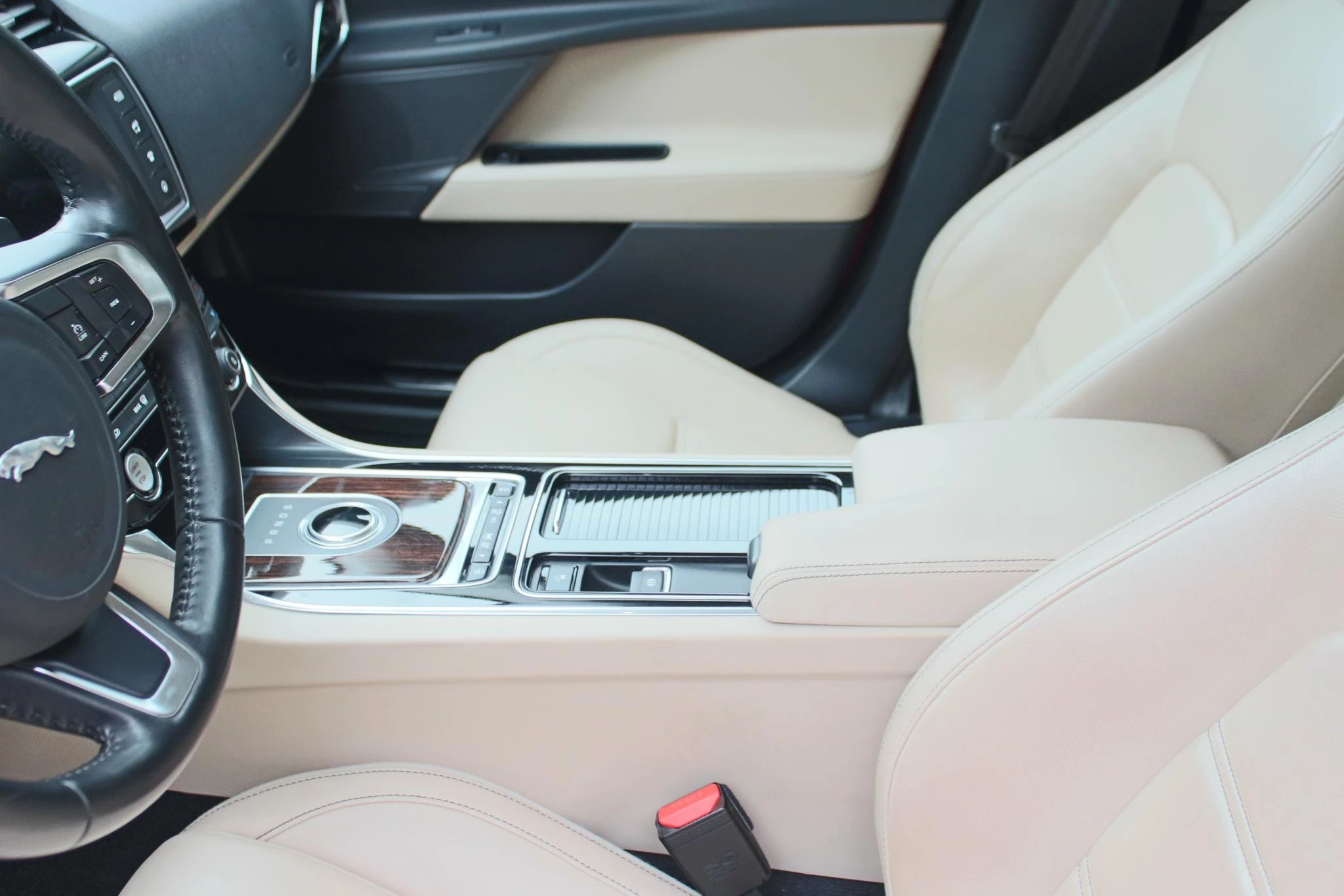 Hoofdafbeelding Jaguar XE