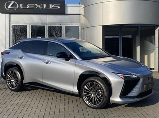 Hoofdafbeelding Lexus RZ Lexus RZ 350e 35th Edition 77 kWh NIEUW DIRECT LEVERBAAR HUD STOELVENT 20" LM-VELGEN INFRAROOD-VERW EL-STOEL