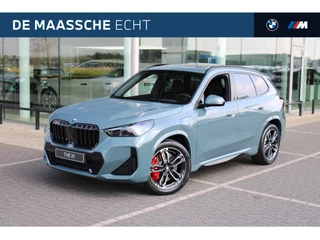 BMW X1 xDrive25e M Sport Automaat / Panoramadak / Trekhaak / Sportstoelen / M Adaptief onderstel / Head-Up / Parking Assistant Plus / Stuurverwarming