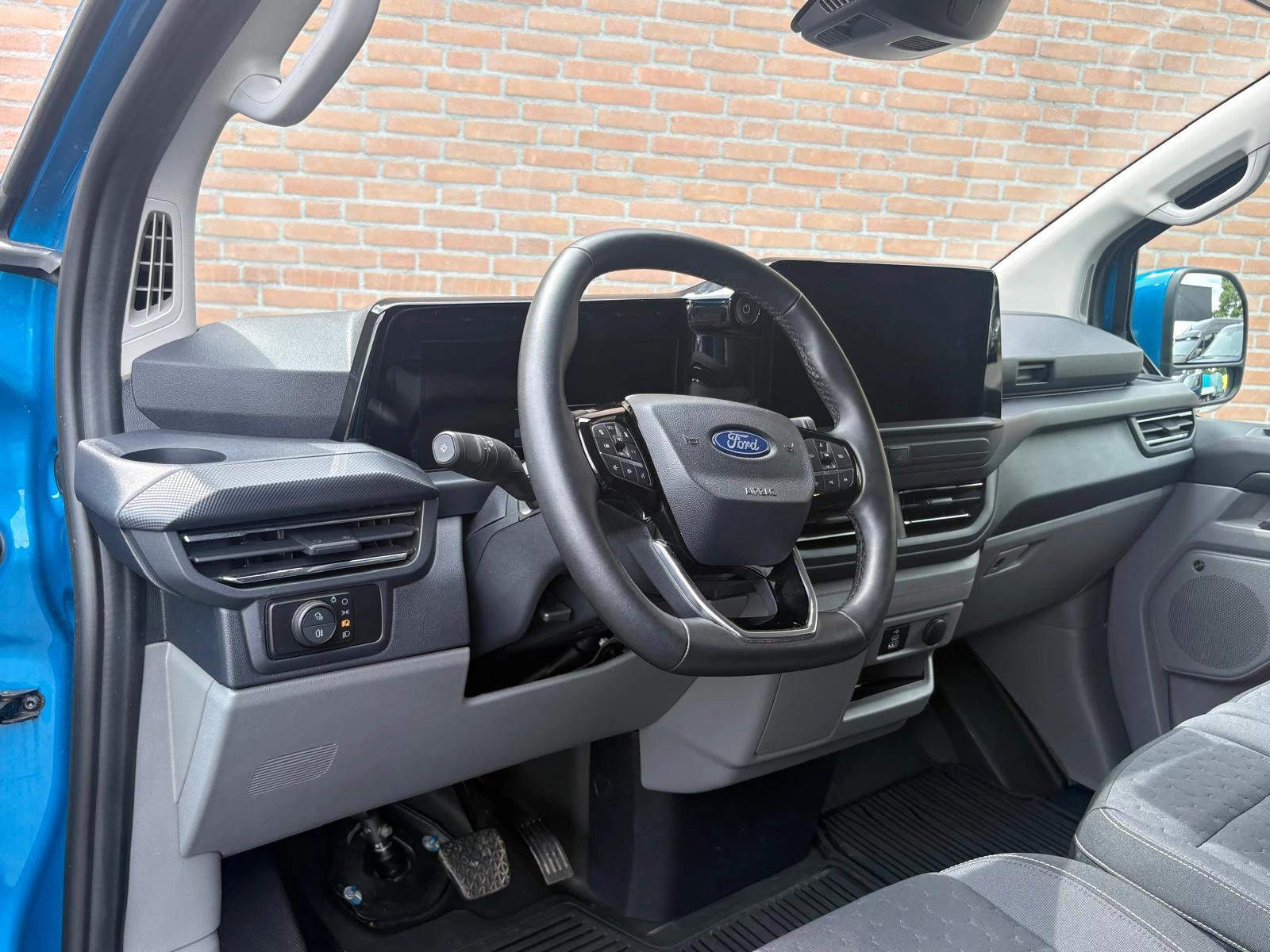Hoofdafbeelding Ford E-Transit Custom