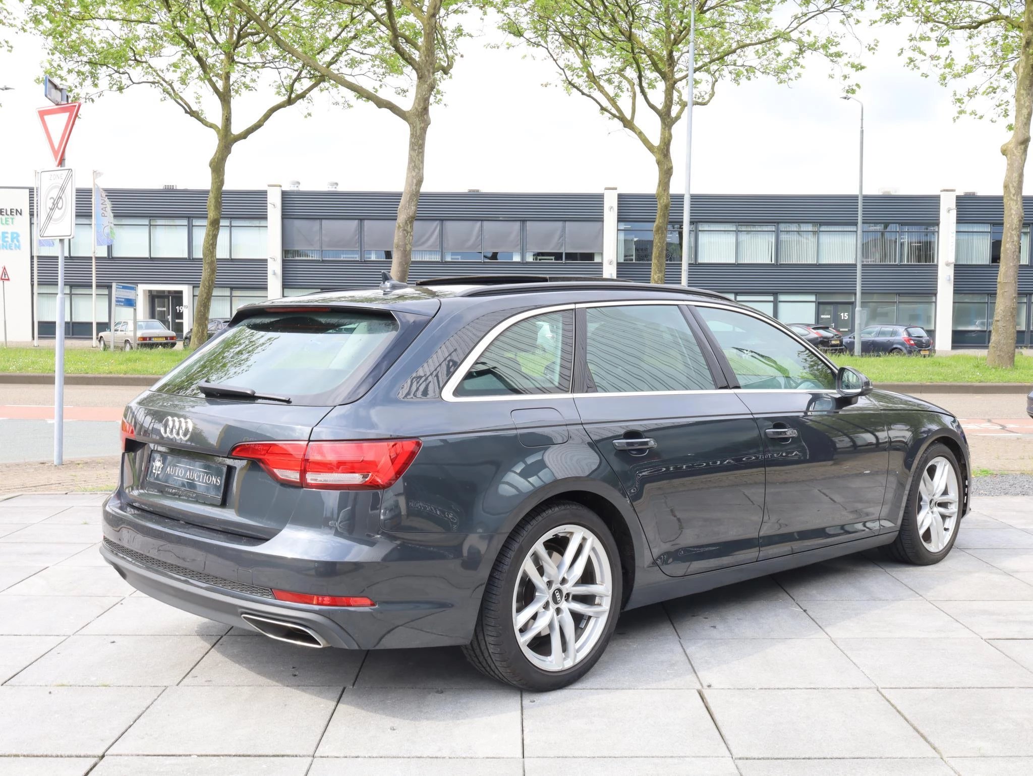 Hoofdafbeelding Audi A4