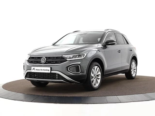 Volkswagen T-Roc 1.5 TSI 150pk DSG Life Edition · Apple/Android Car Play · Navigatie · Camera · P-Sensoren · Park Assist · 17'' Inch · Garantie t/m Februari 2027