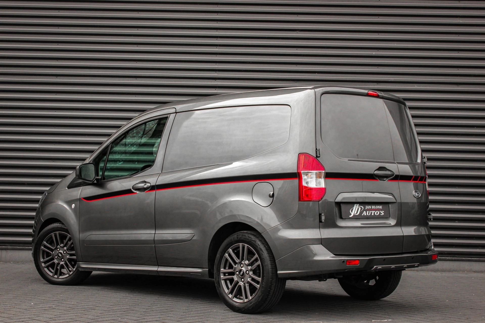 Hoofdafbeelding Ford Transit Courier
