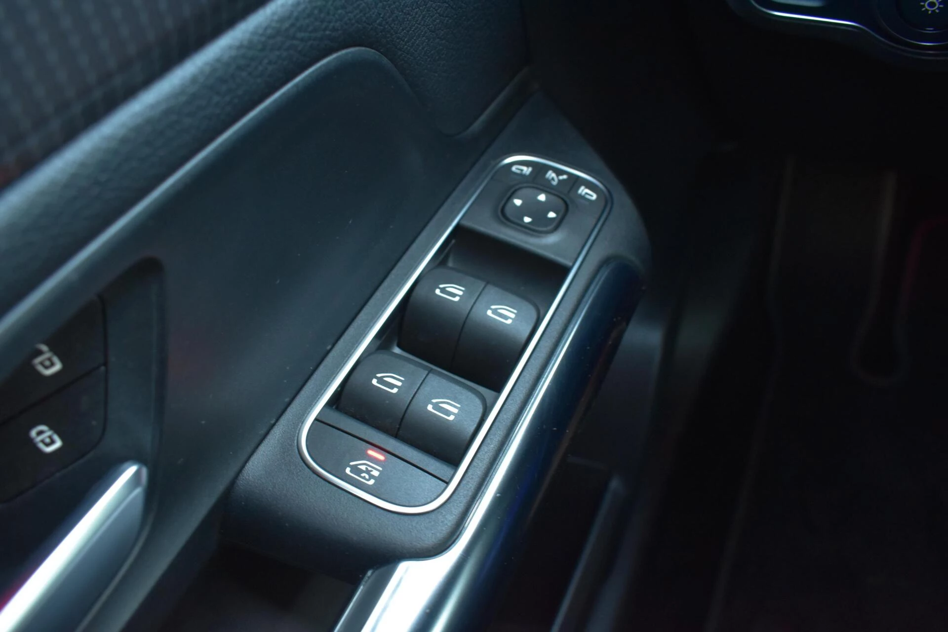 Hoofdafbeelding Mercedes-Benz EQA