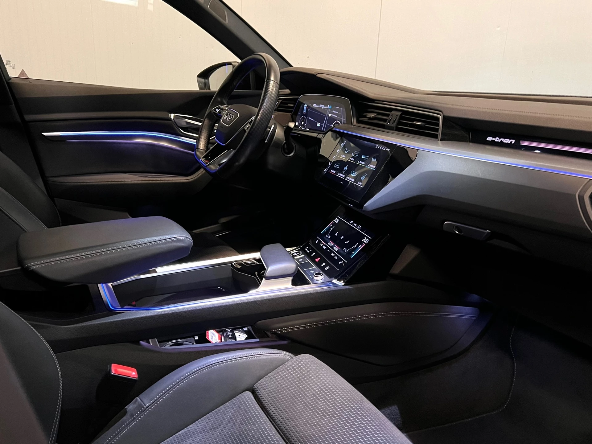 Hoofdafbeelding Audi e-tron