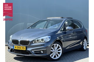 BMW 2 Serie Active Tourer BWJ 2015 218i Luxury Line M AFN. TREKHAAK / PANORAMA / LEDER / ELEK. ACHTERKLEP / HEAD UP DIS. / STOELVERW. / NAVI / CRUISE / BLUETOOTH / 18 INCH LMV / MULTIFUNCT. STUUR